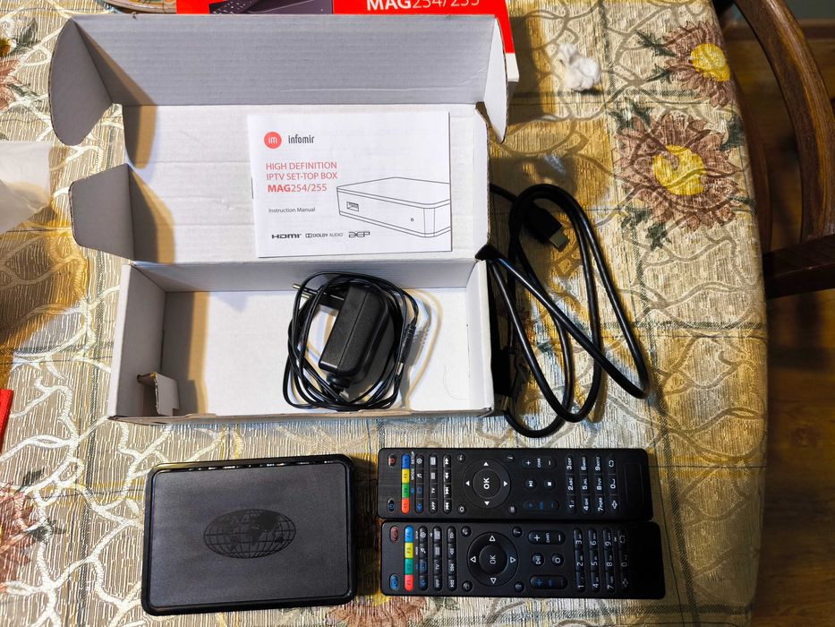 Продавам IPTV set top box - MAG 254