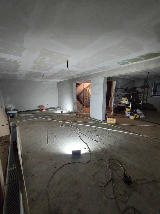 Construcții case la rosu, interioare Amenajari de ori ce tip!