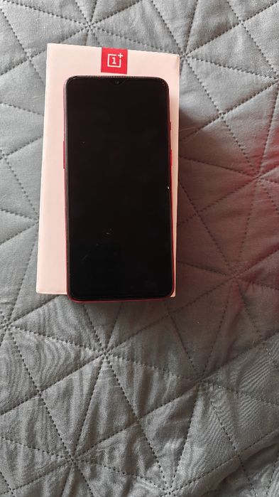 Телефон Oneplus 7 с памятью 8/256 Гб.