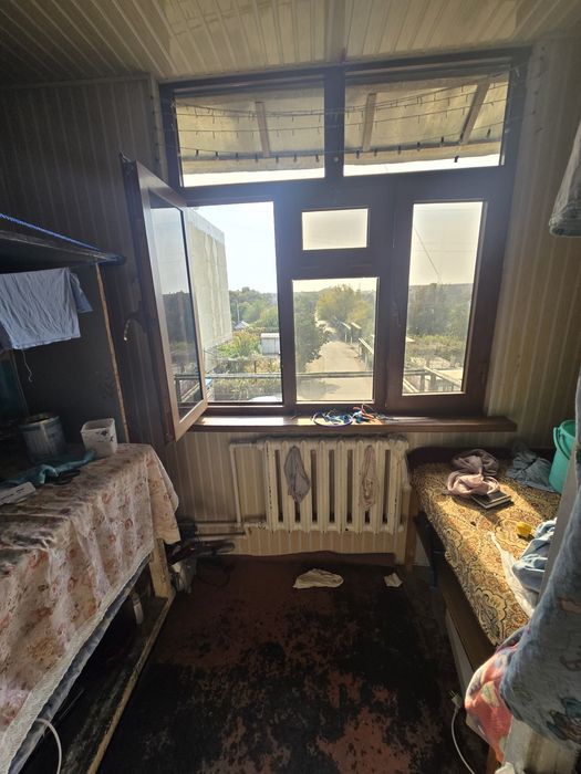 Срочно продаётся отличная 2комнатная квартира на 3этаже,  уг