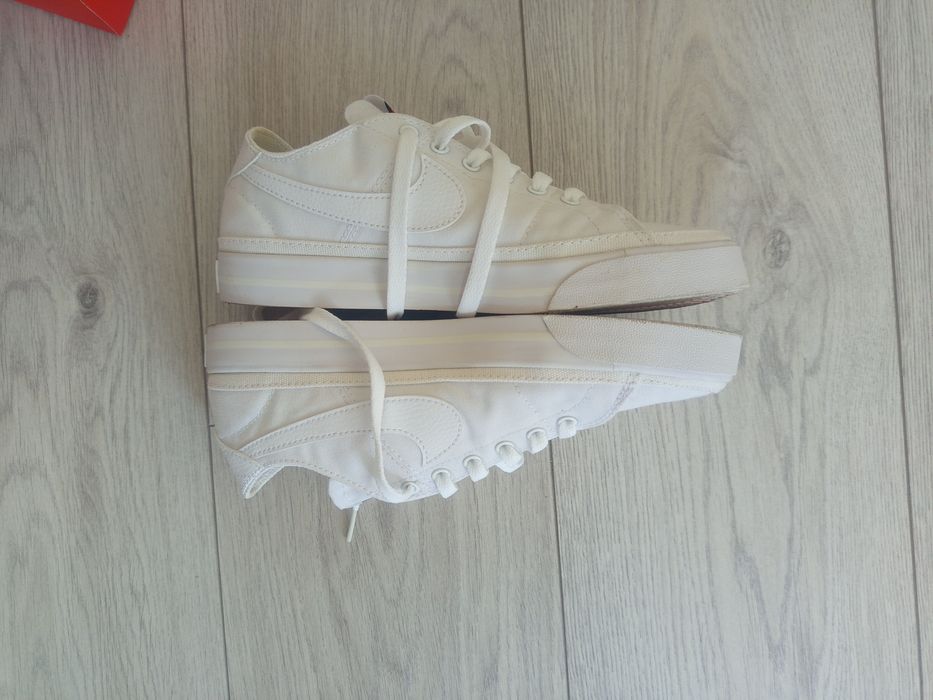 Бели кецове nike