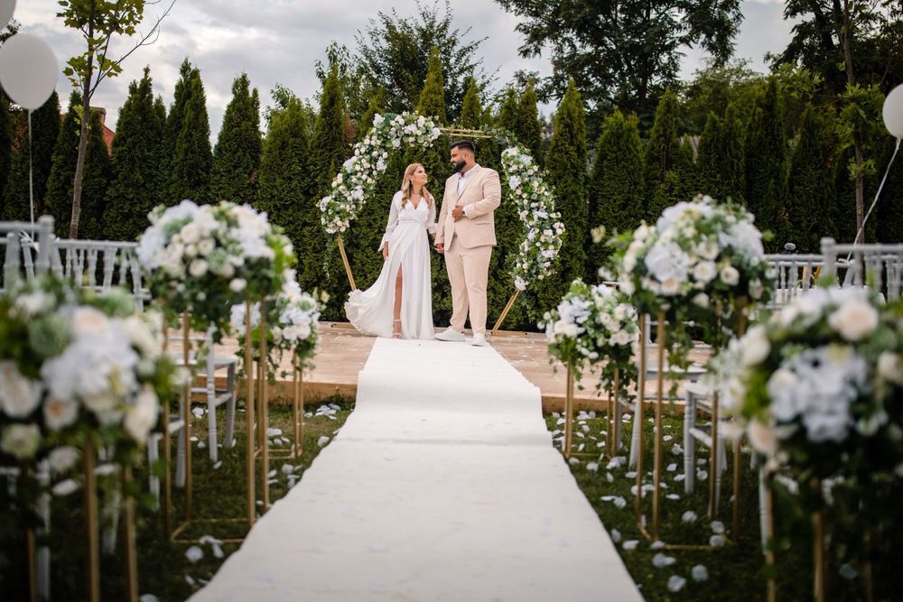 Decoruri si aranjamente florale nunta