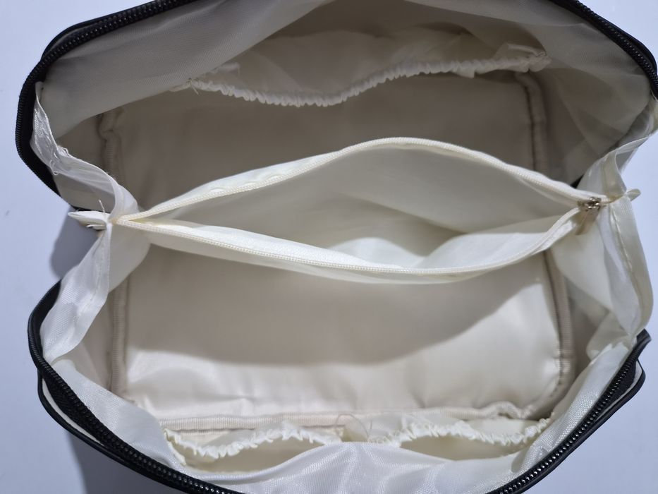 Trusă cosmetice/necesar voiaj "Rose of No Man's Land" (YSL), piele ecologică neagră, cu inscripție aurie