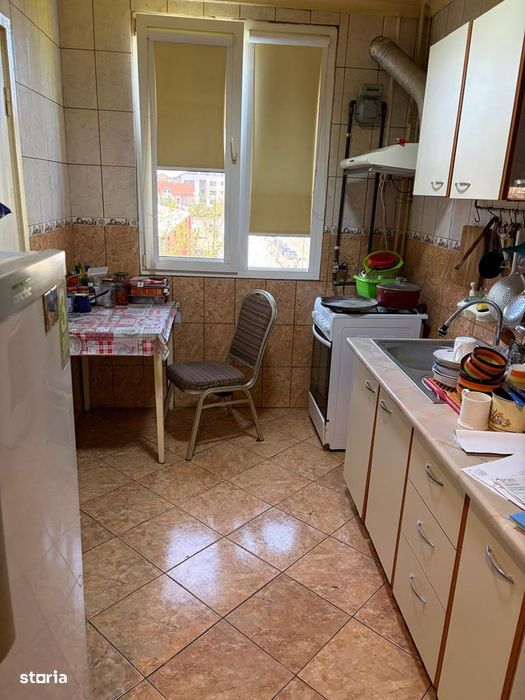 Apartament 3 camere decomandat  Etaj 3