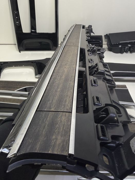 интериорен комплект лайсни Audi A8 D5 Quattro – Natural Brown Ash Wood