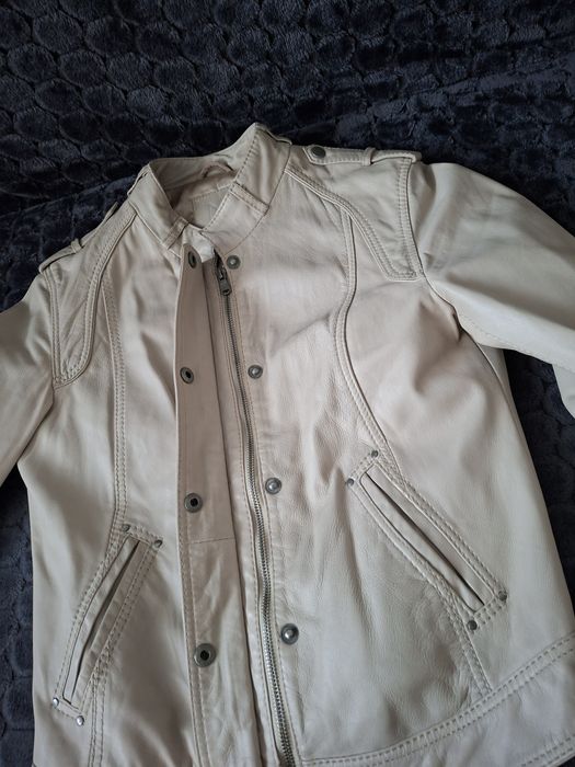 Geaca de damă Stradivarius,din piele crem