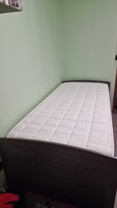 Единично спално легло с 4 шкафа