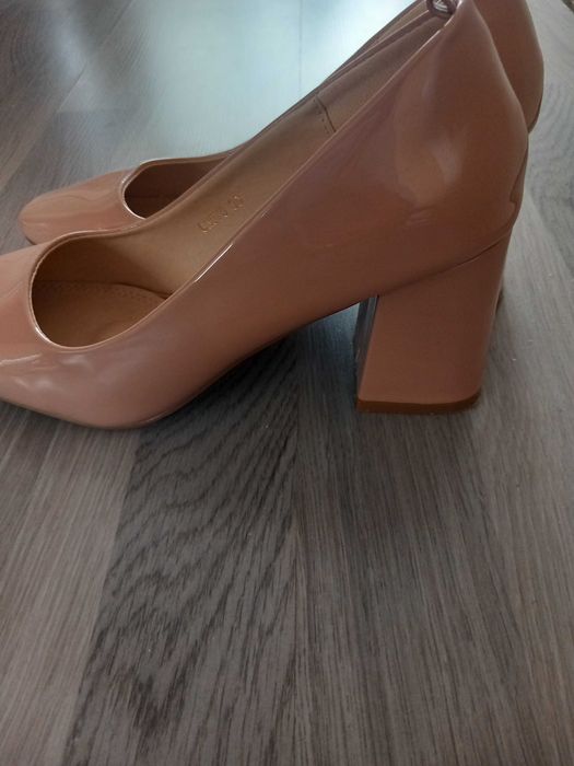 Дамски обувки на ток