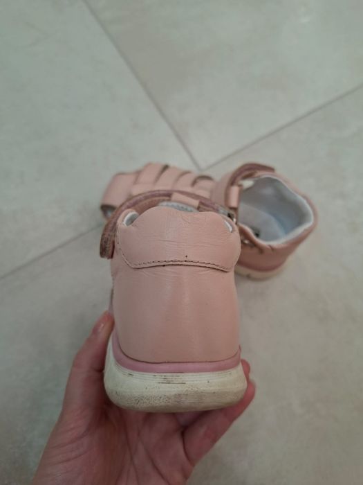 Сандалии Tiflani