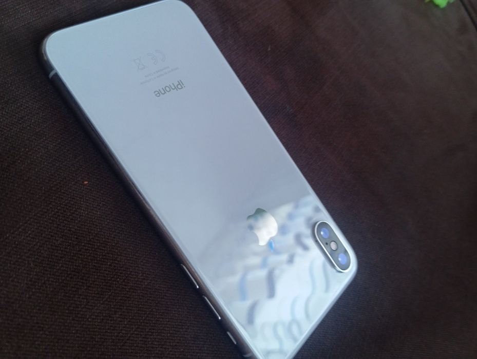 Продам iPhone X- 64 gb. Белый цвет