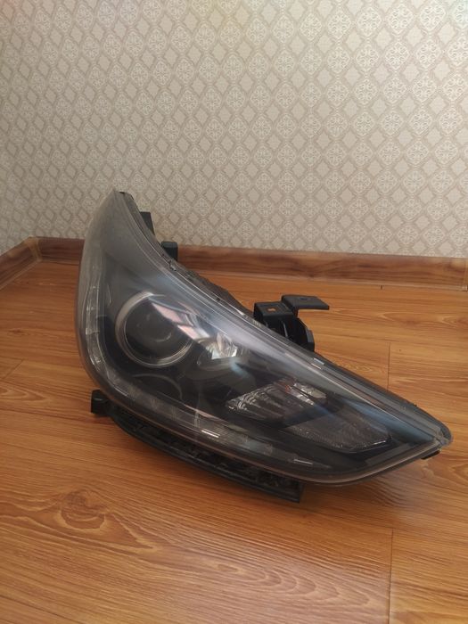 Продам фару оригинал на акцент