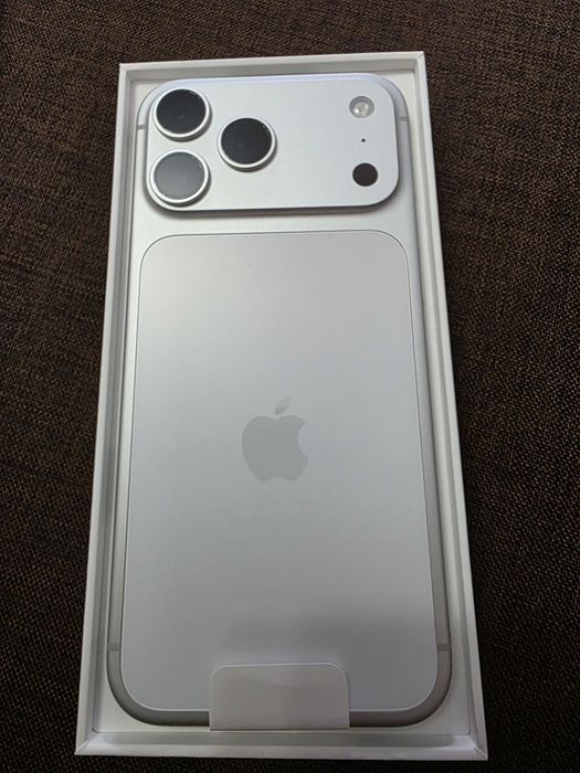 iPhone 17 pro max 512GB Silver