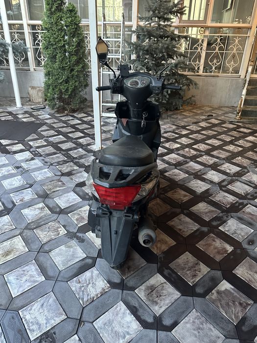 Продам Скутер  150куб  Вилими м8