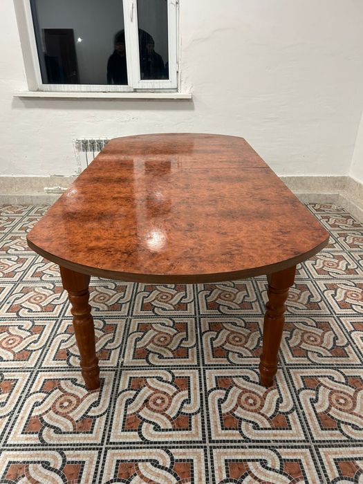 Продаю 4 стол новые