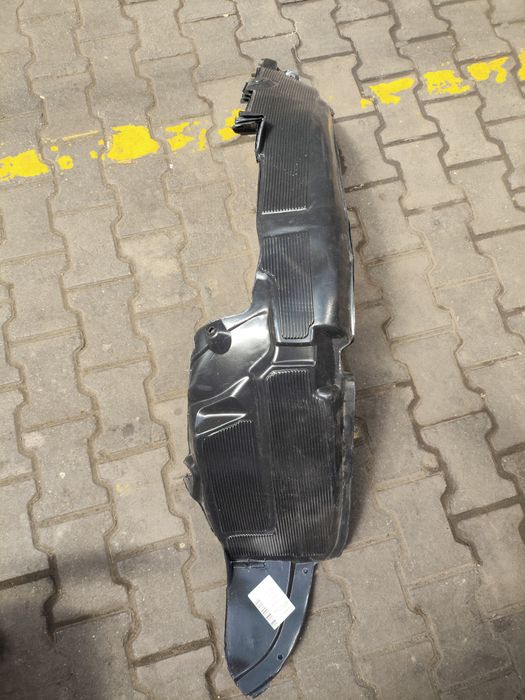 Акцент подкрылки передний