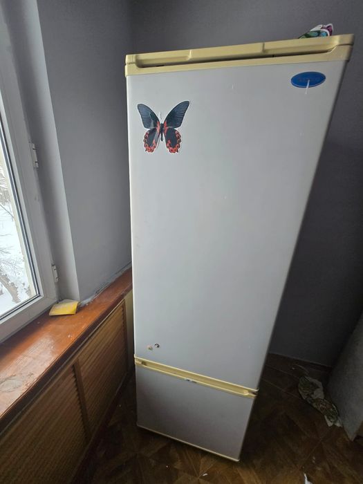 Продам холодильник