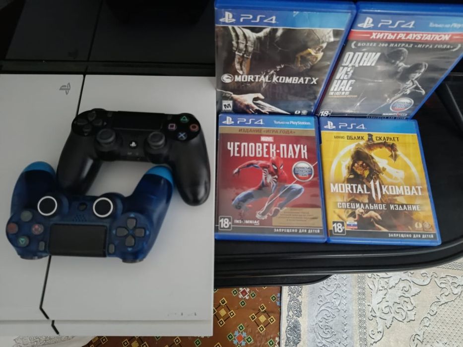 Белая плейстейшн 4 с играми