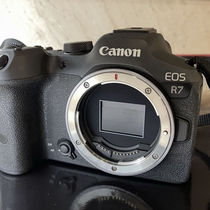 Canon EOS R7 mirorless