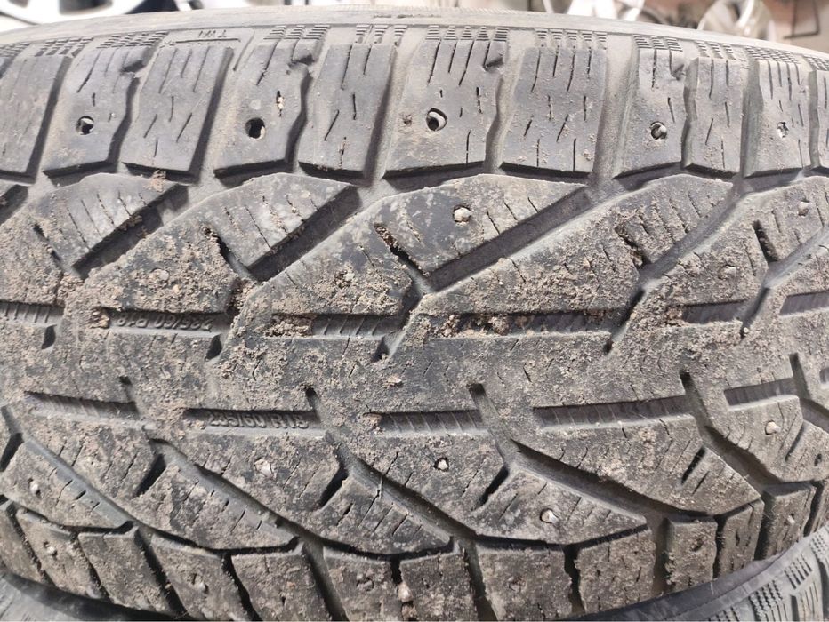 Резина На 18. 235/60