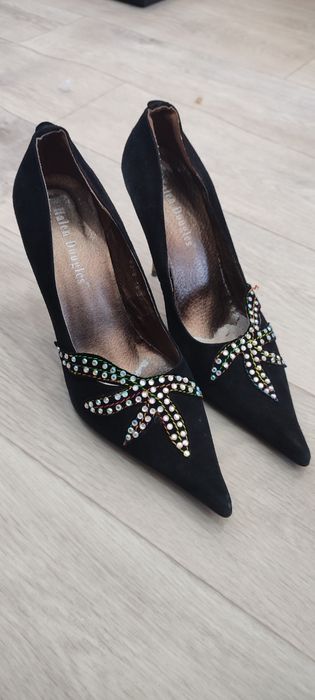 Продаю обувь туфли