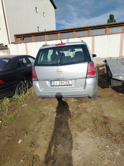 Vand Opel zafira b și Mercedes c200