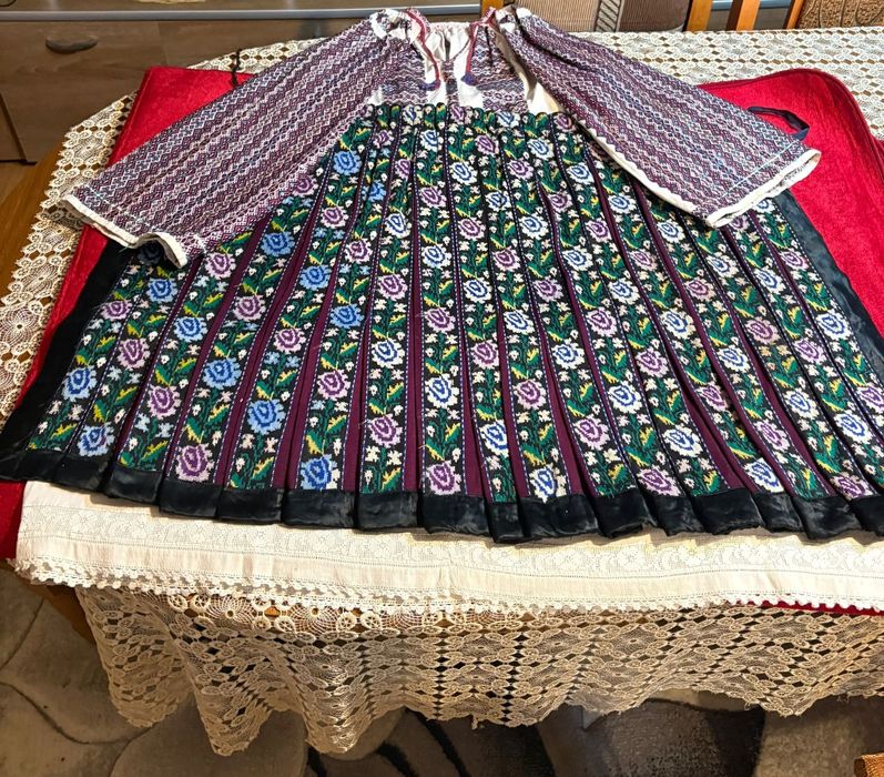 Vand costum traditional