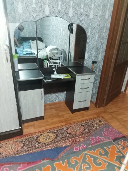 Продам спальный гарнитур