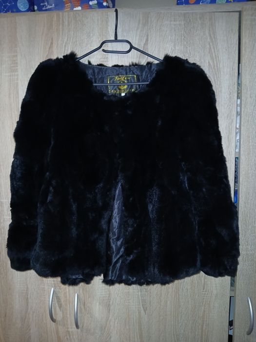 Blana de lux  originala . Marime L-Xl Noua, calitativa, cump