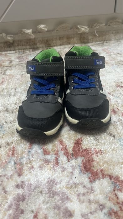 Продам ботинки для мальчика 22 р