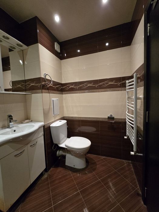 Дава се под наем Тристаен апартамент в София, Гоце Делчев - 115 кв.м за 997.05 € - Снимка #9