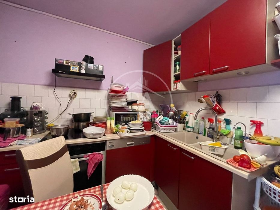 Apartament cu 3 camere de vânzare în zona Rogerius, Oradea