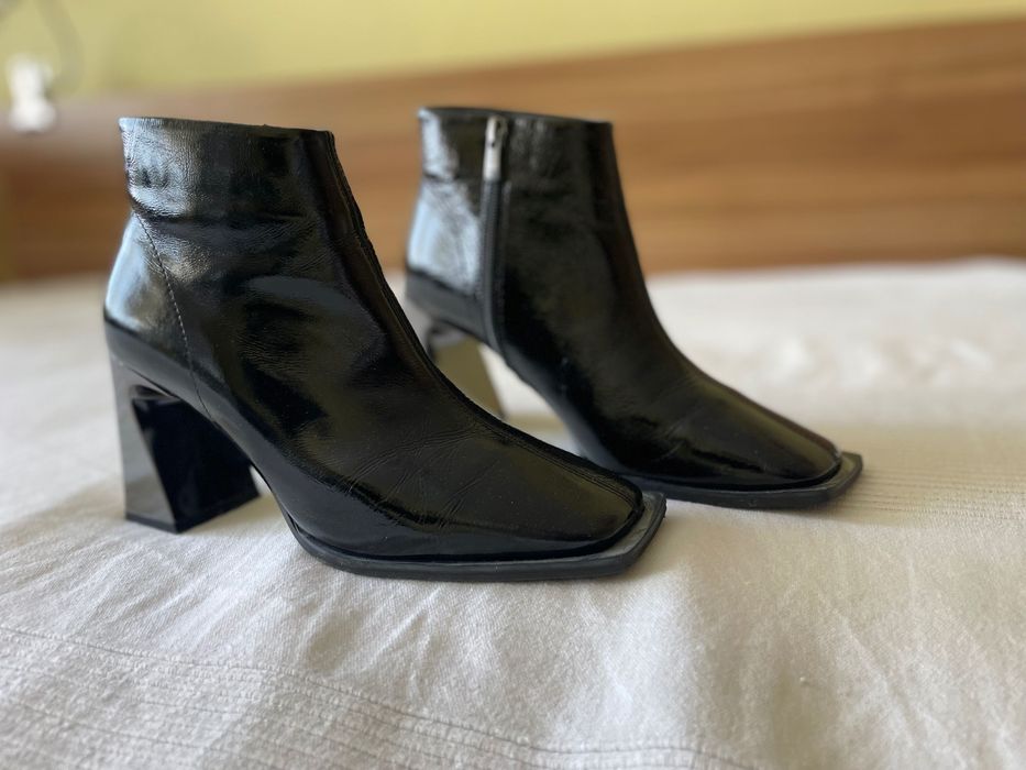 Боти естествена кожа, лак, чисто нови, номер 38