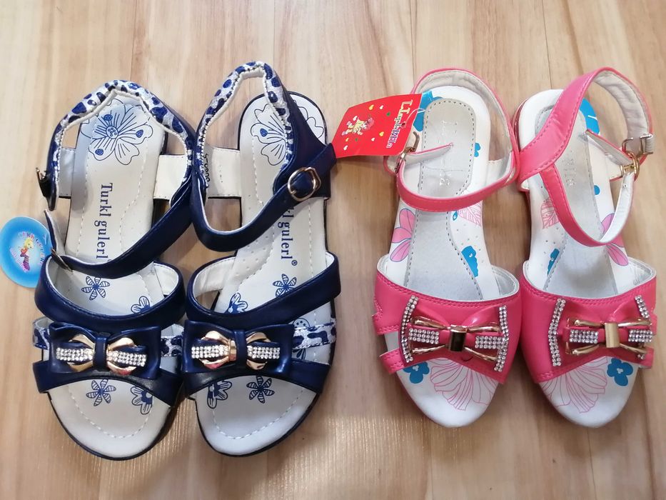 Босоножки для девочек