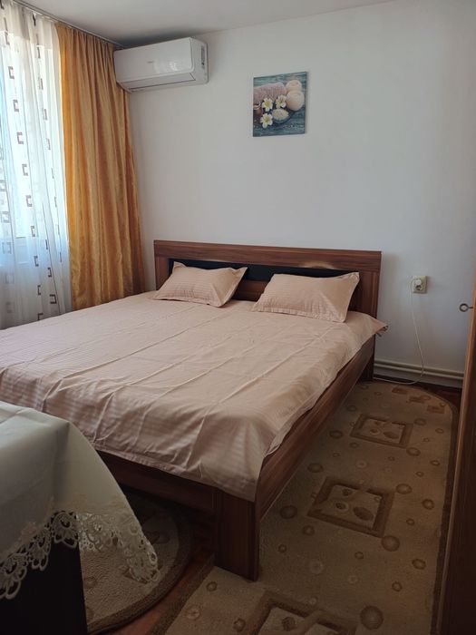 Inchiriez apartament 3 camere langa liceul Spiru Haret