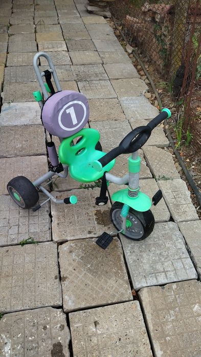 Детско колело.Подходящо за дете от3 до5 год. възраст.