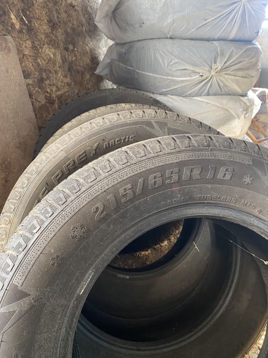 Шины зимные 215/65/R16