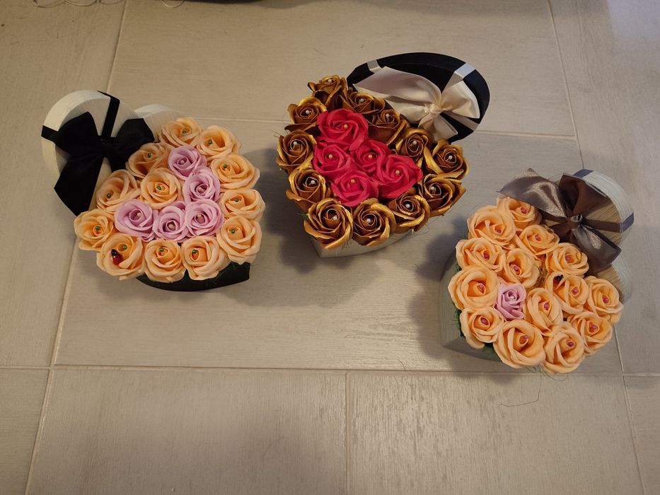 Aranjamente din trandafiri de săpun parfumați