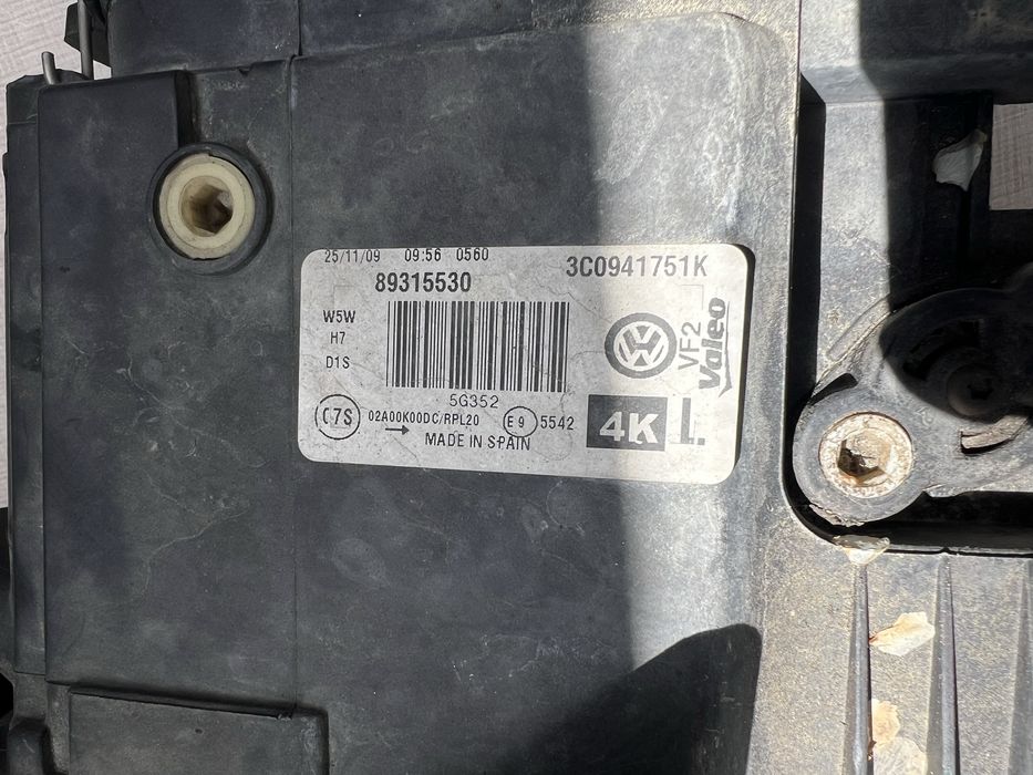 Фарове Bi-Xenon VW Passat B6