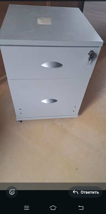 Офисный кресло сатылады.