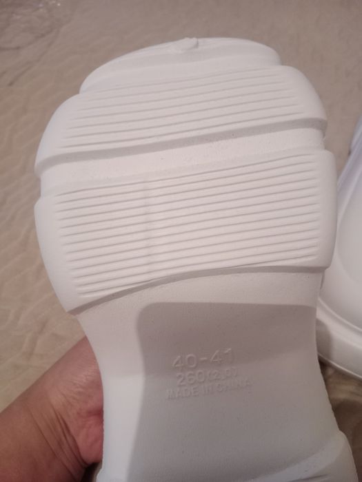 Медицинские кроксы.