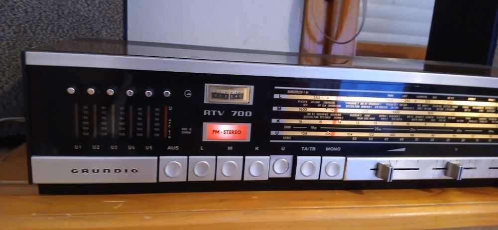 Ресивър GRUNDIG RTV 700 HI-FI