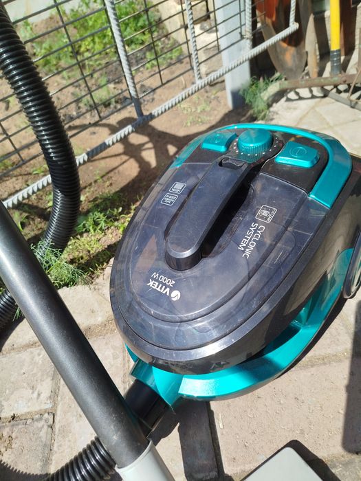 Продам пылесос..