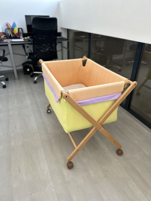 Vând pătuț de bebe pe roți - Mobilitate și confort pentru micuțul tău + cadou scaun de masina