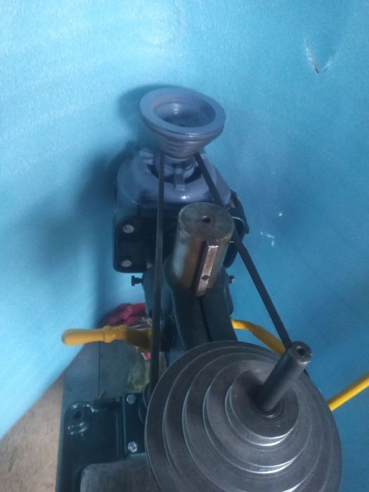 Продается сверлильный станок СССР.