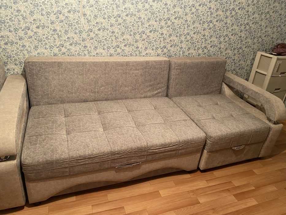 Продам диван тройка, раскладной.