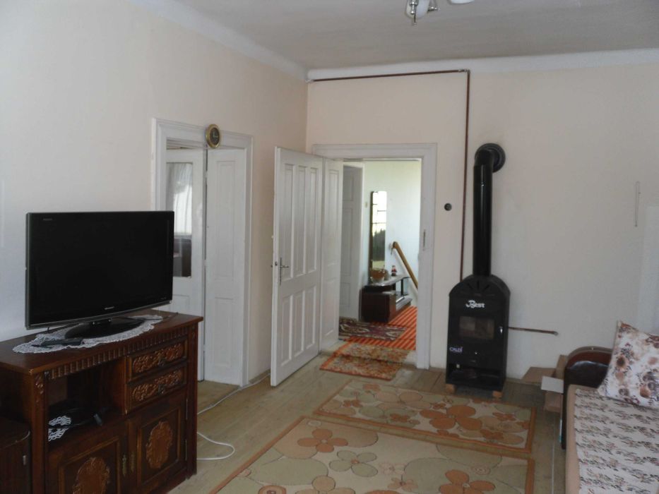 Casa / gospodarie saseasca in sat Bunesti, judet Brasov. Pe drumul spre Viscri