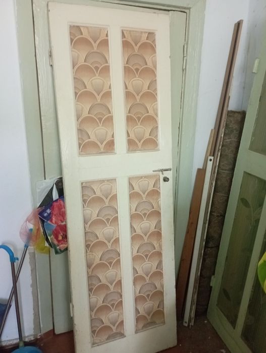 Продам цельные деревянные двери