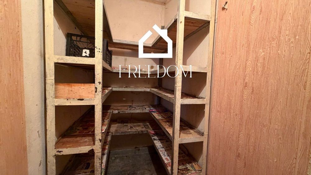Продава 3-СТАЕН за ремонт - град Варна, Младост