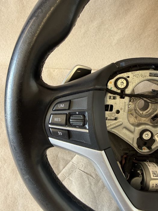 Волан за Bmw X5 F15 \  X6 F16 ( Оригинален OEM ) ( Пера \ Вибрация )