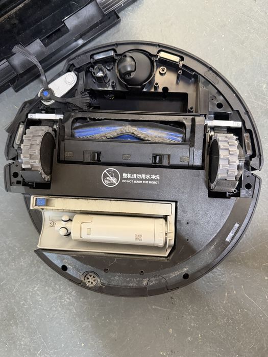Aspirator robot Ecovacs Deebot X8